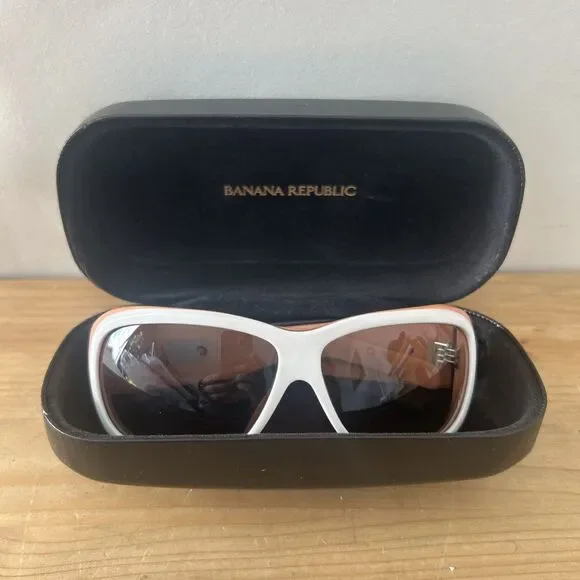 Dragon Pinup Sunglasses White/Peach Frames w BR Clamshell Case Y2K 90s - Picture 10 of 10